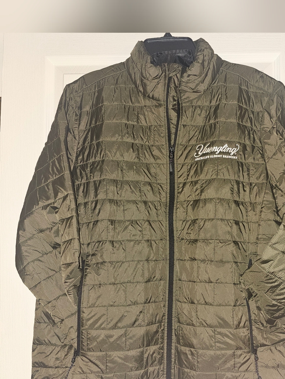 Trimark Men's Insulated Olive Green  Packable Quilted Jacket Yuengling Size L